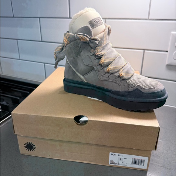 UGG Highmel Women’s Boots size 9 NEW - Picture 6 of 9